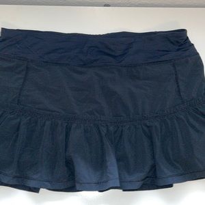 Lululemon sport tennis skirt. 8
